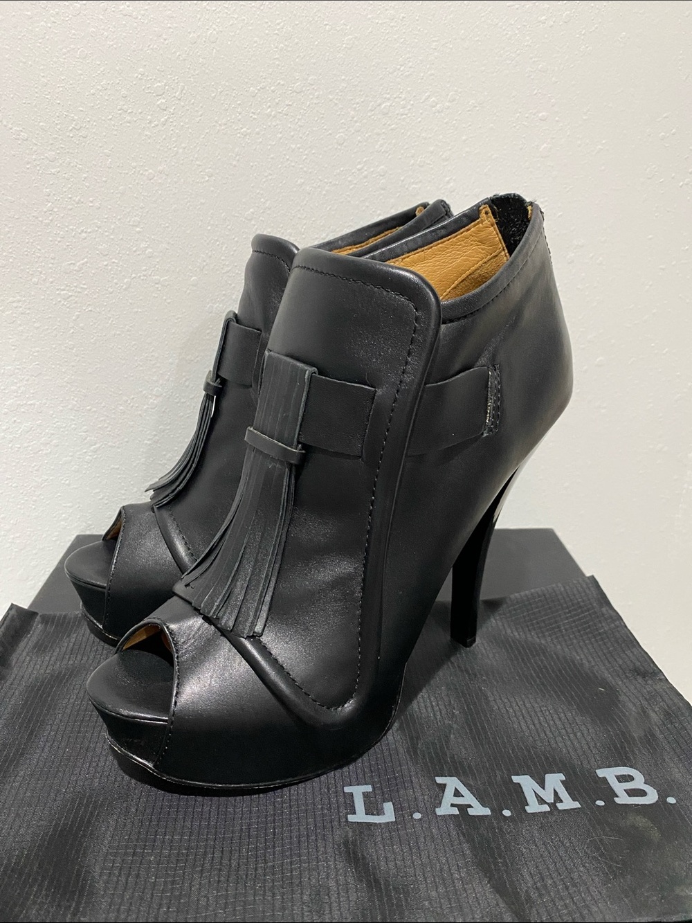L.A.M.B. Black Leather Peep-Toe Tassel Platform Nathan Booties 9.5 🖤♣️🖤